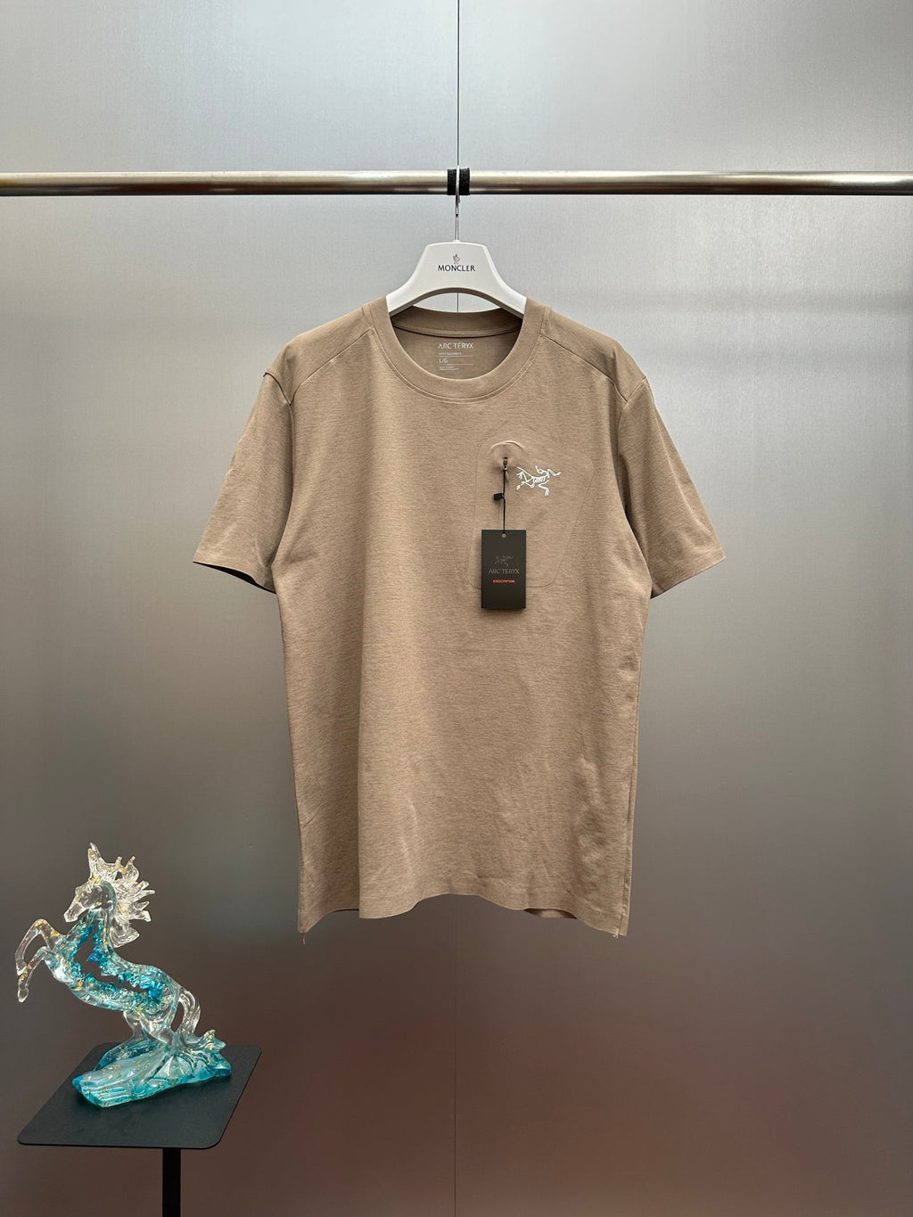 Arc'teryx 2026 Spring‑Summer New Solid‑Color Seamless Heat‑Pressed Pocket Short‑Sleeve T‑Shirt