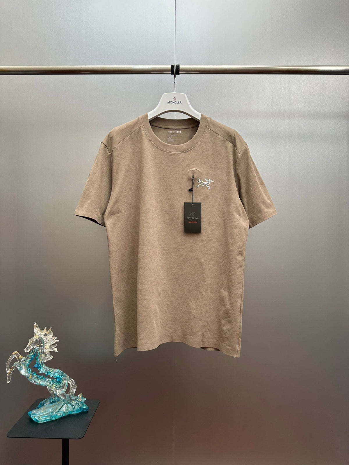 Arc'teryx 2026 Spring‑Summer New Solid‑Color Seamless Heat‑Pressed Pocket Short‑Sleeve T‑Shirt