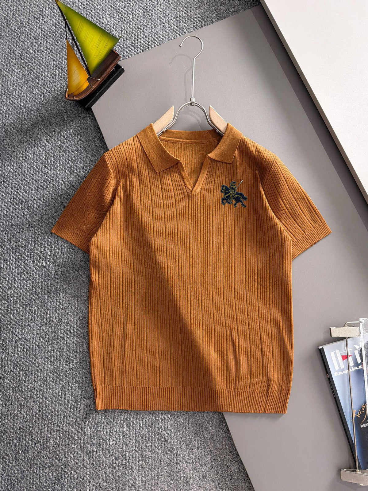 Men's Vertical Rib Knit Short‑Sleeve Polo Shirt Open V‑Collar Chest Embroidery Top