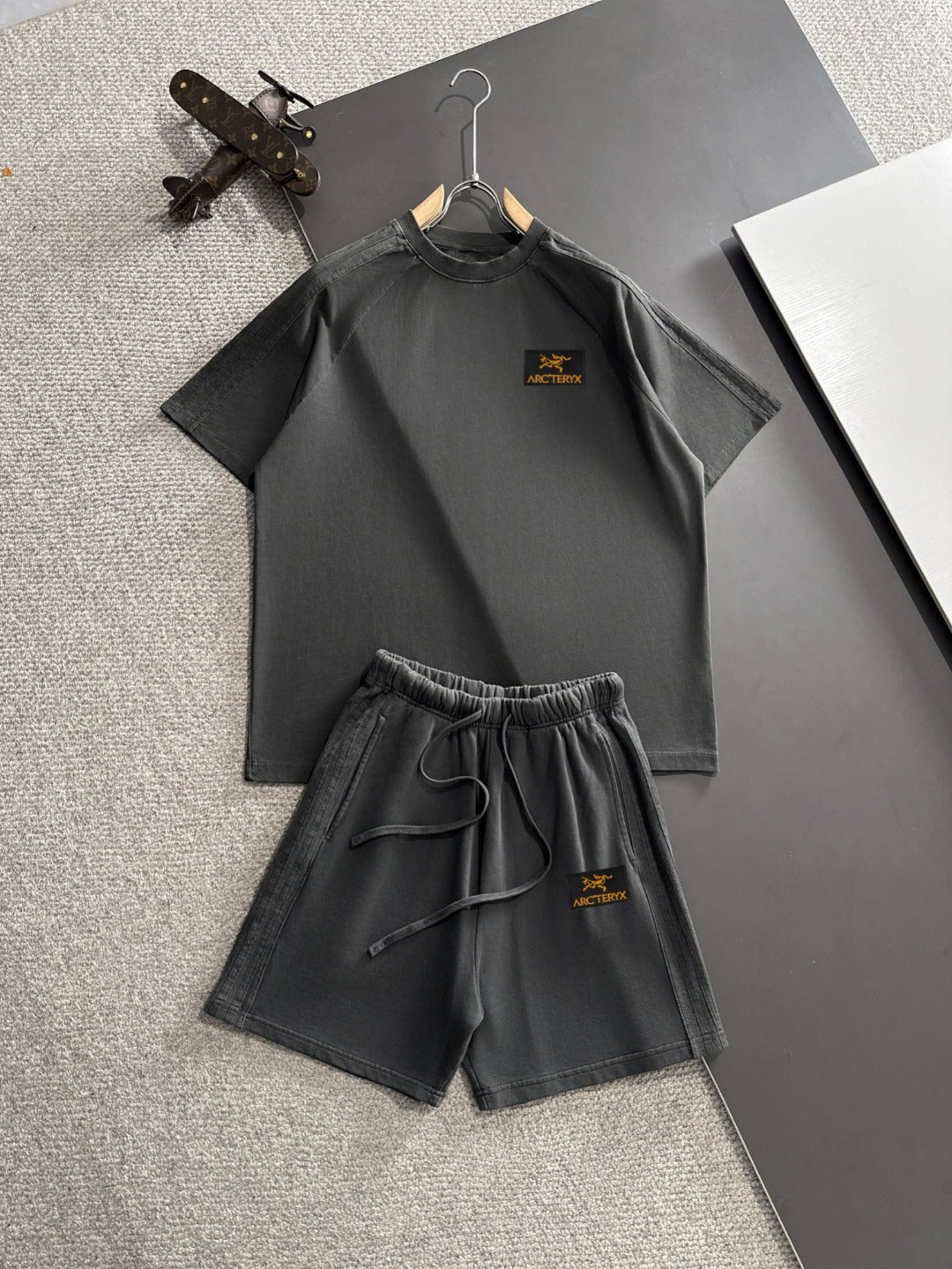 Arc'teryx Gold Bird Embroidered Washed Raglan T-Shirt & Shorts Two-Piece Set