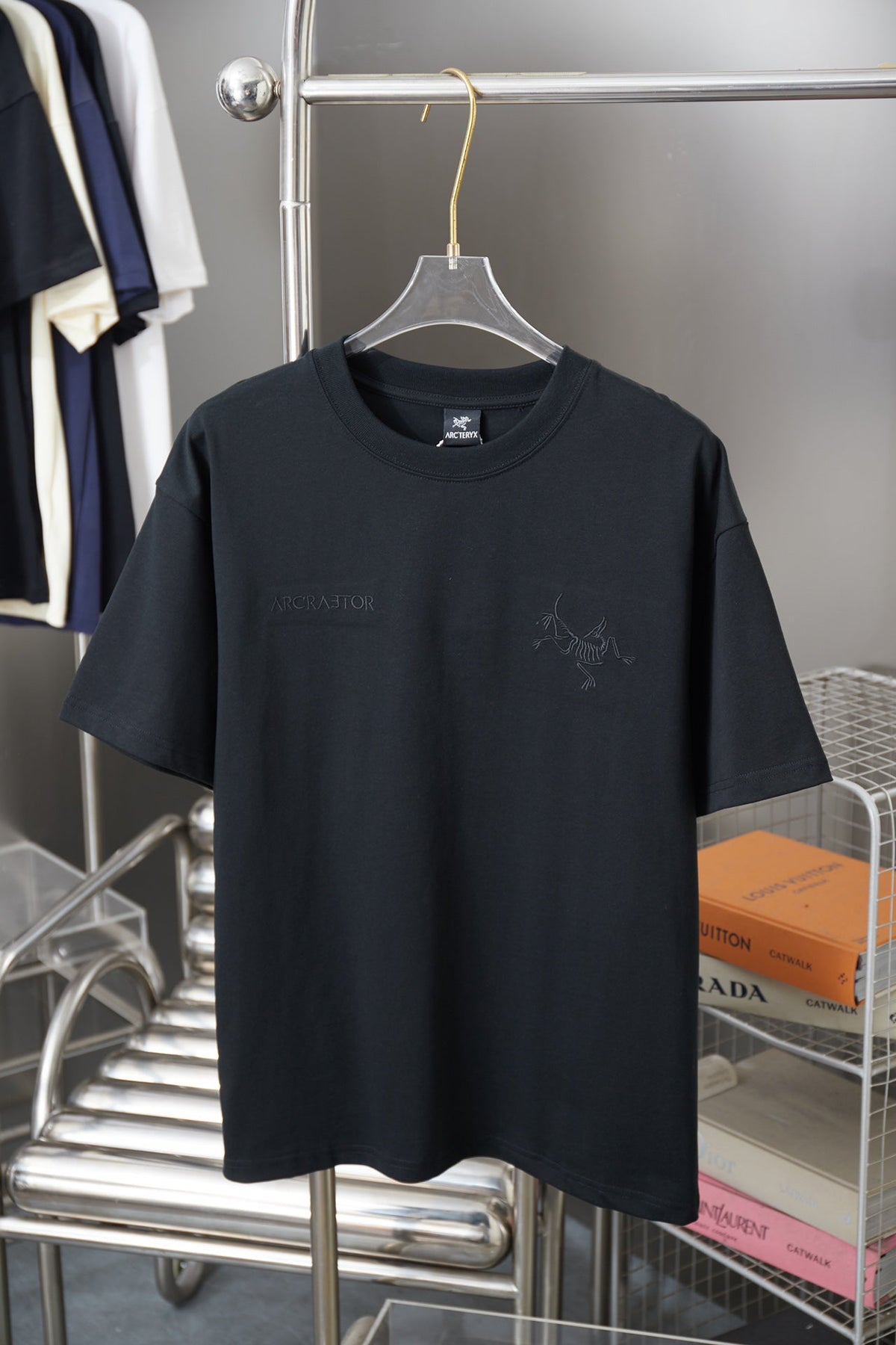 Embroidered Fossil‑Bird Logo Front‑Back Short‑Sleeve T‑Shirt