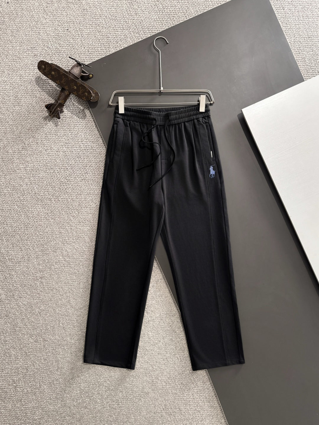 Ralph Lauren Men's Grey Drawstring Straight‑Leg Sweatpants
