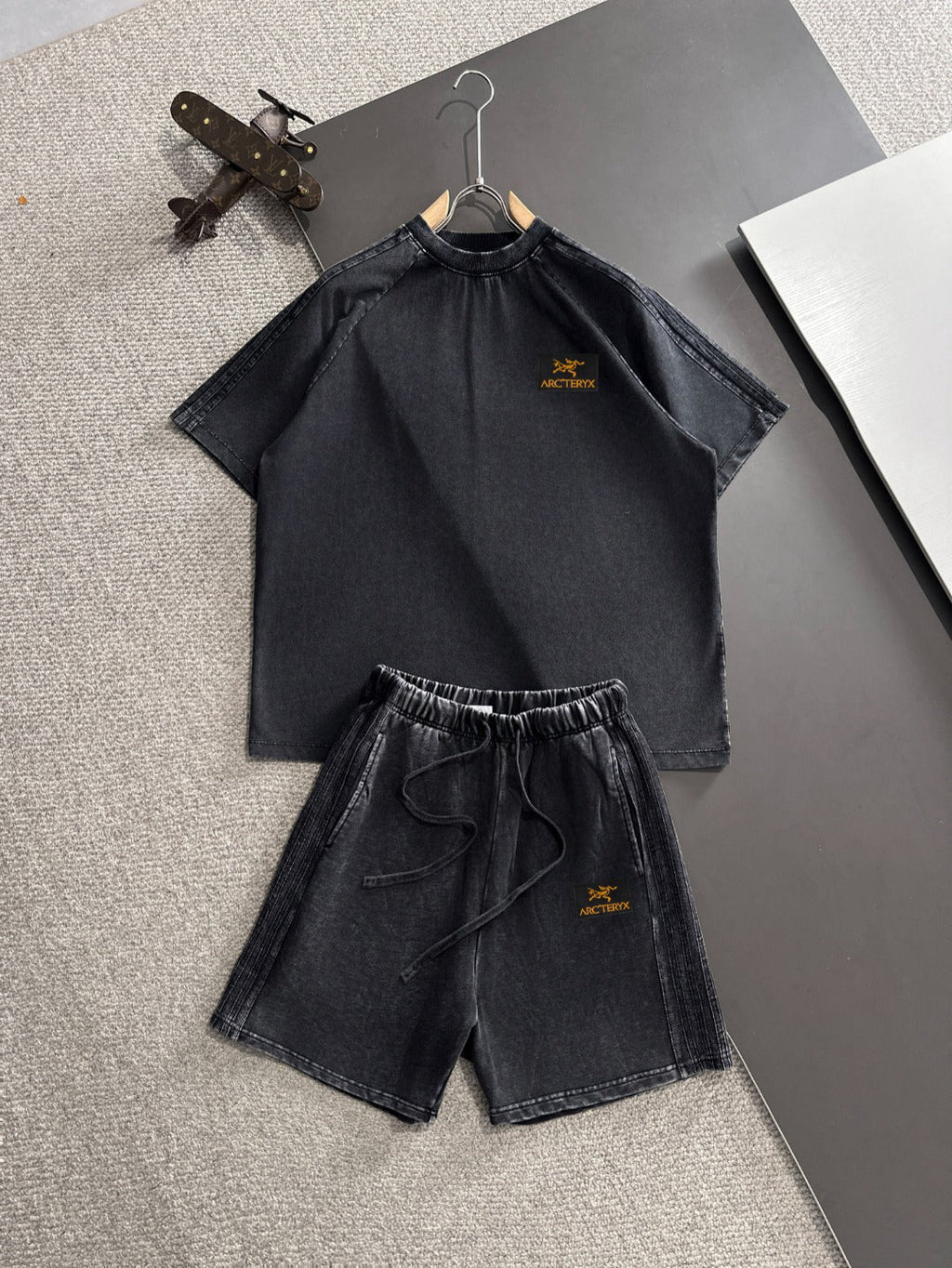 Arc'teryx Gold Bird Embroidered Washed Raglan T-Shirt & Shorts Two-Piece Set