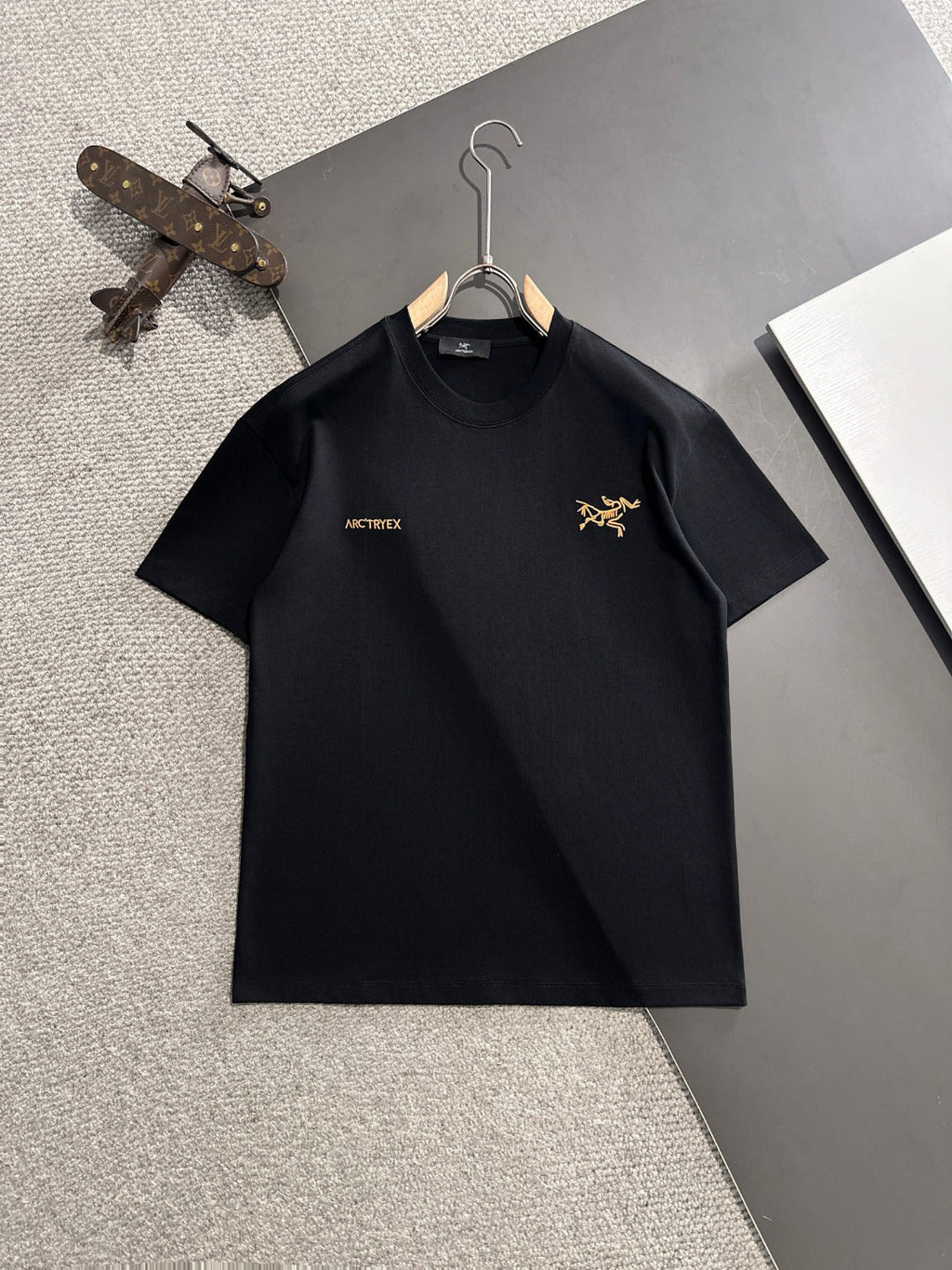 Arc'teryx Gold Archaeopteryx & Wordmark Chest Embroidery 260gsm Double-Yarn Unisex T-Shirt