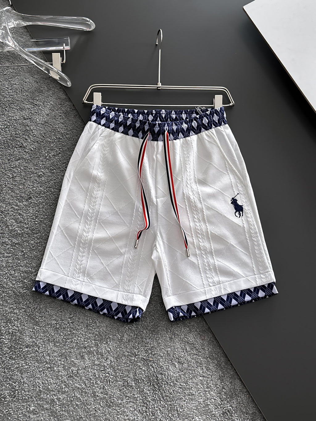 Men's Jacquard Textured Casual Shorts, Geometric Trim Waist & Hem, Rider Embroidery Drawstring Shorts