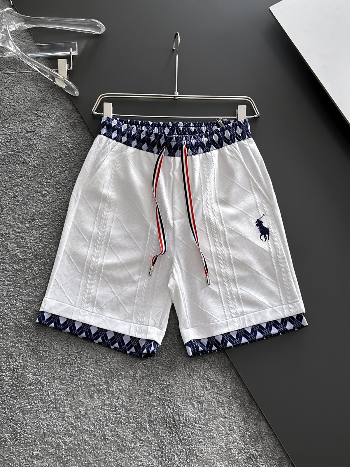 Men's Jacquard Textured Casual Shorts, Geometric Trim Waist & Hem, Rider Embroidery Drawstring Shorts