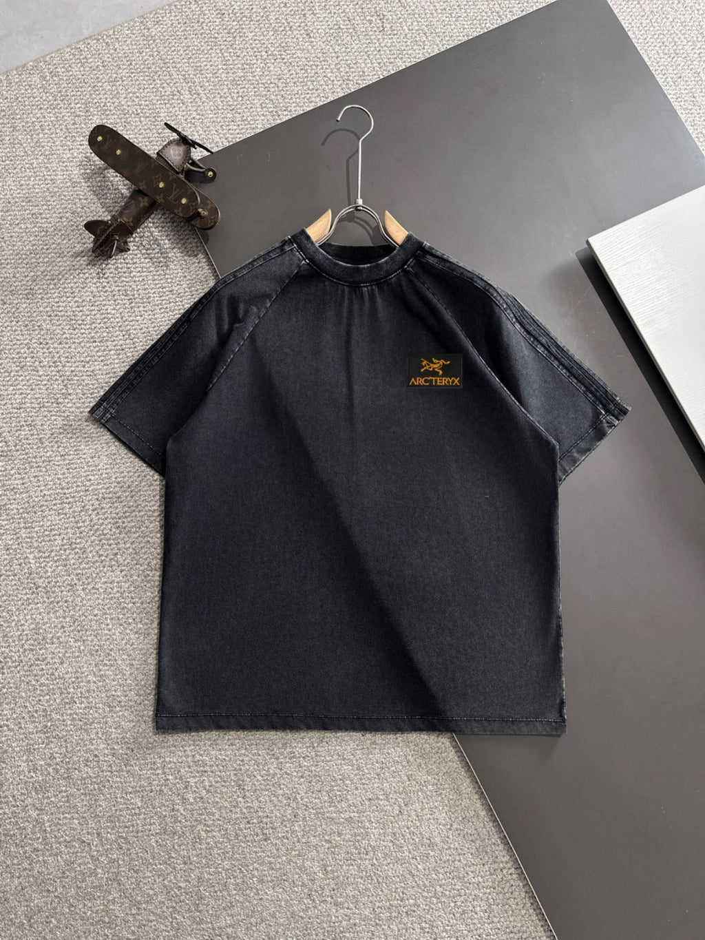 Arc'teryx Gold Bird Embroidered Washed Raglan T-Shirt & Shorts Two-Piece Set