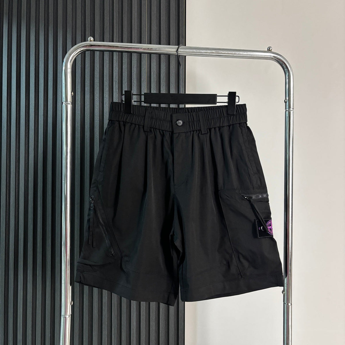 Stone Island Outdoor Zip-Pocket Pleated Cargo Shorts with Compass Badge