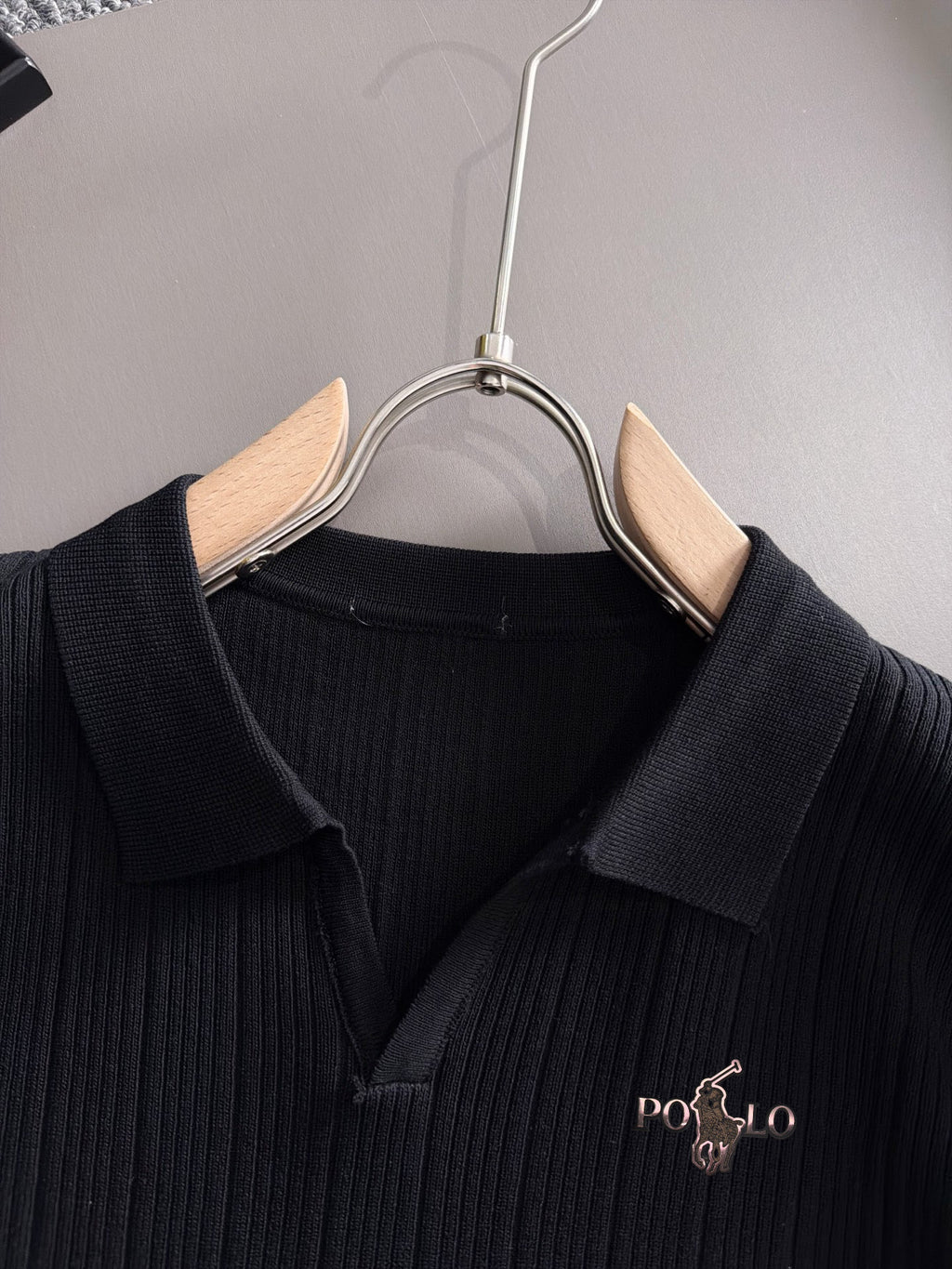 Men's Vertical Ribbed Knit Short‑Sleeve Polo Shirt Open V‑Collar Chest Embroidery Top