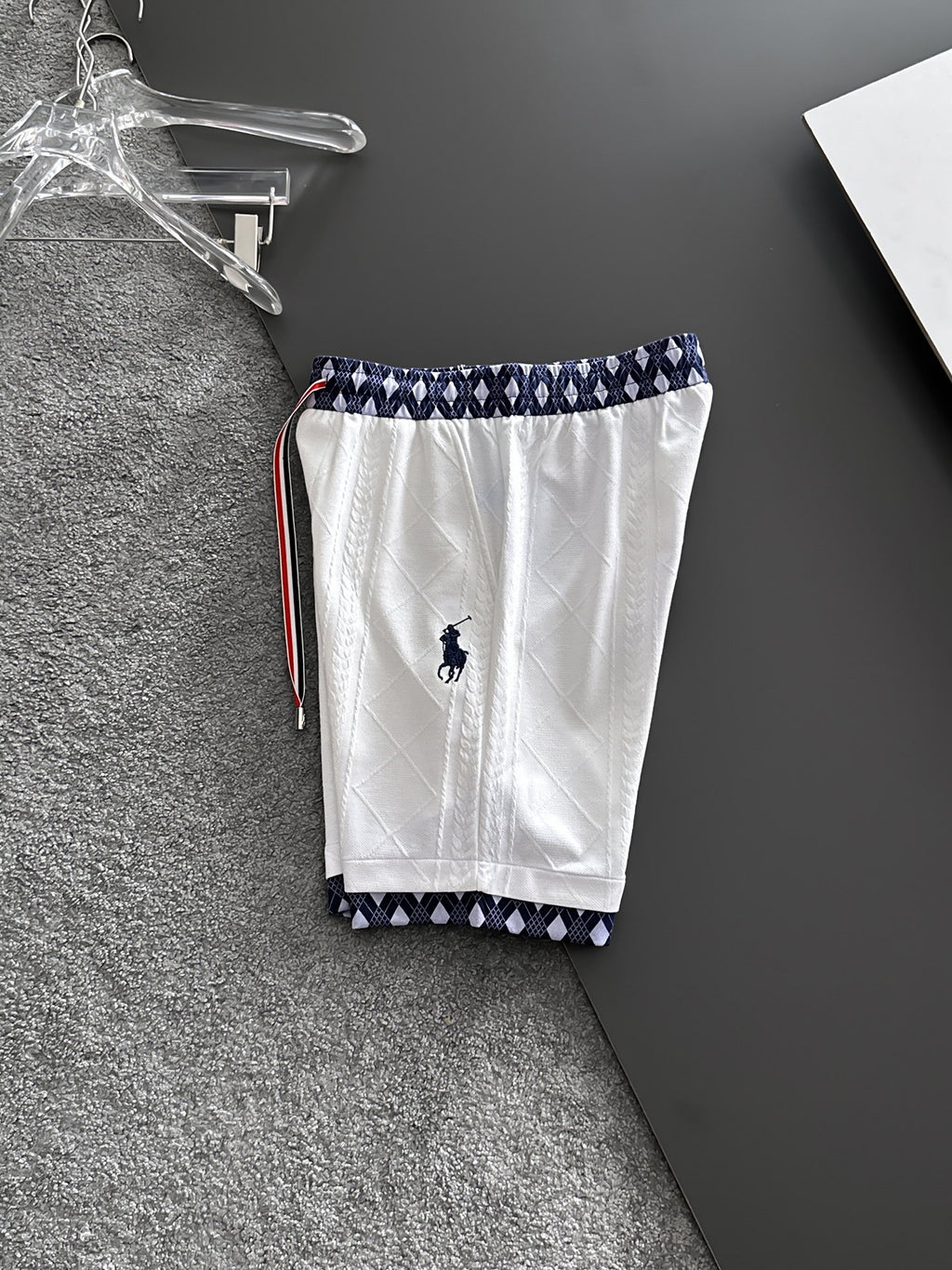 Men's Jacquard Textured Casual Shorts, Geometric Trim Waist & Hem, Rider Embroidery Drawstring Shorts