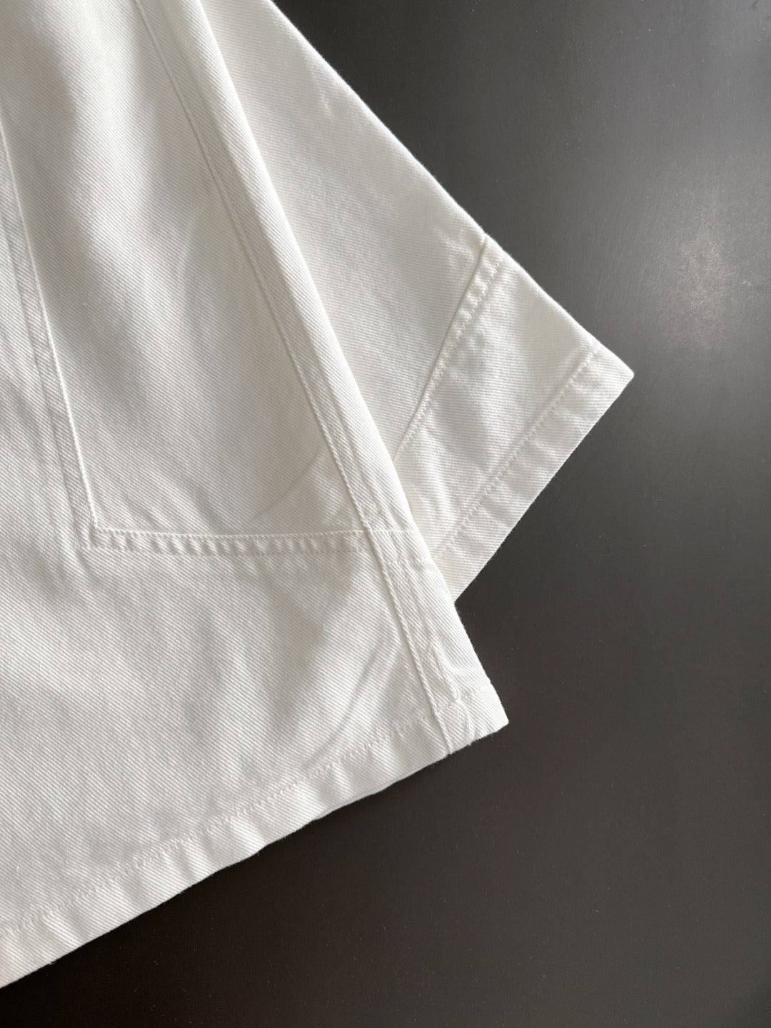 Men's White Drawstring Denim‑Style Casual Shorts, Blue Rider Embroidery Knee‑Length Shorts