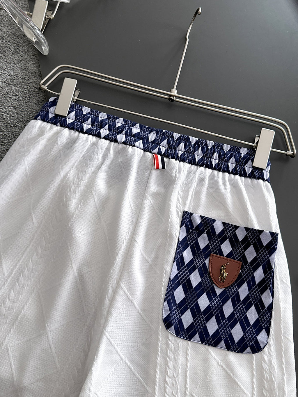 Men's Jacquard Textured Casual Shorts, Geometric Trim Waist & Hem, Rider Embroidery Drawstring Shorts