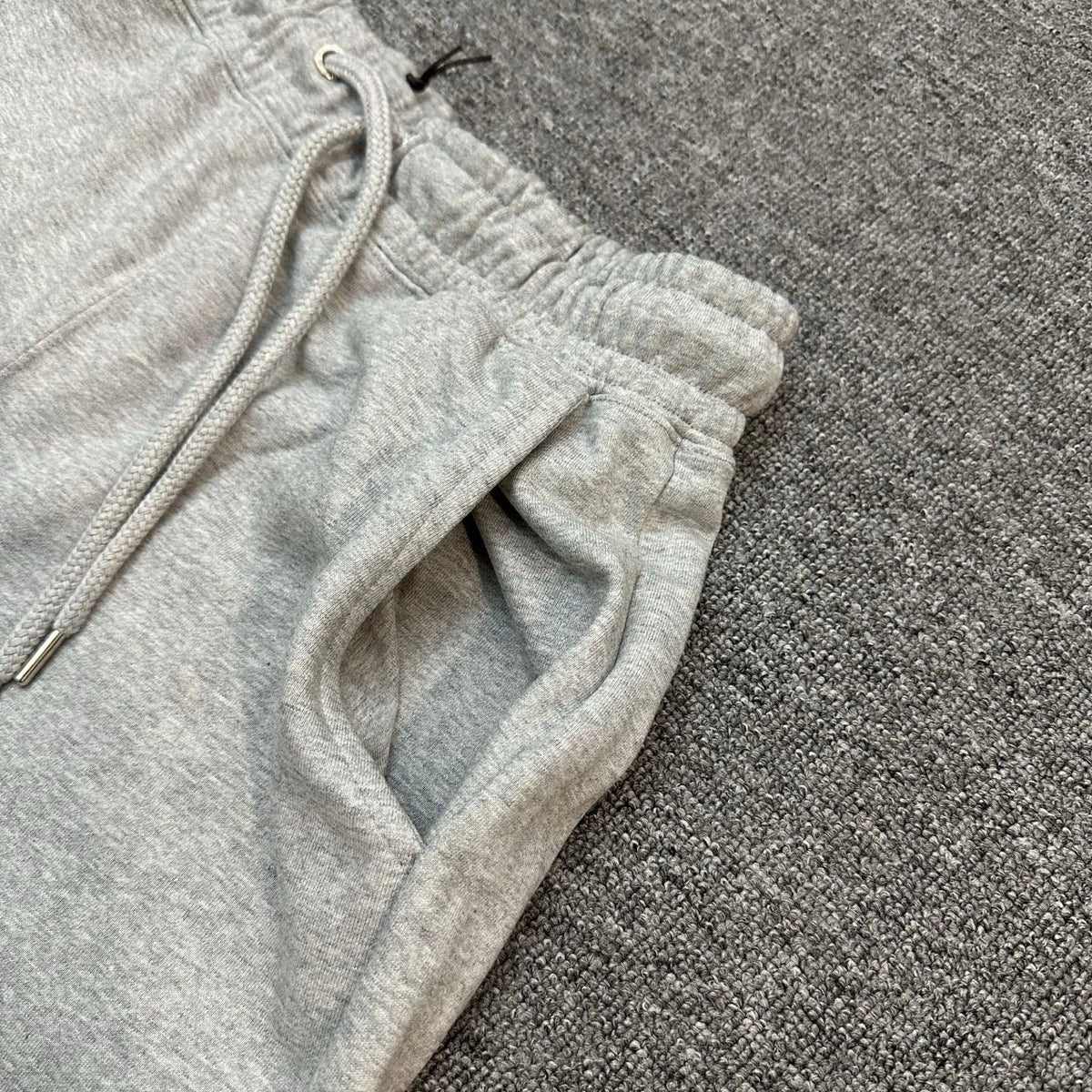 A Bathing Ape Wordmark Embroidered Raw Hem Shorts - Black / Gray