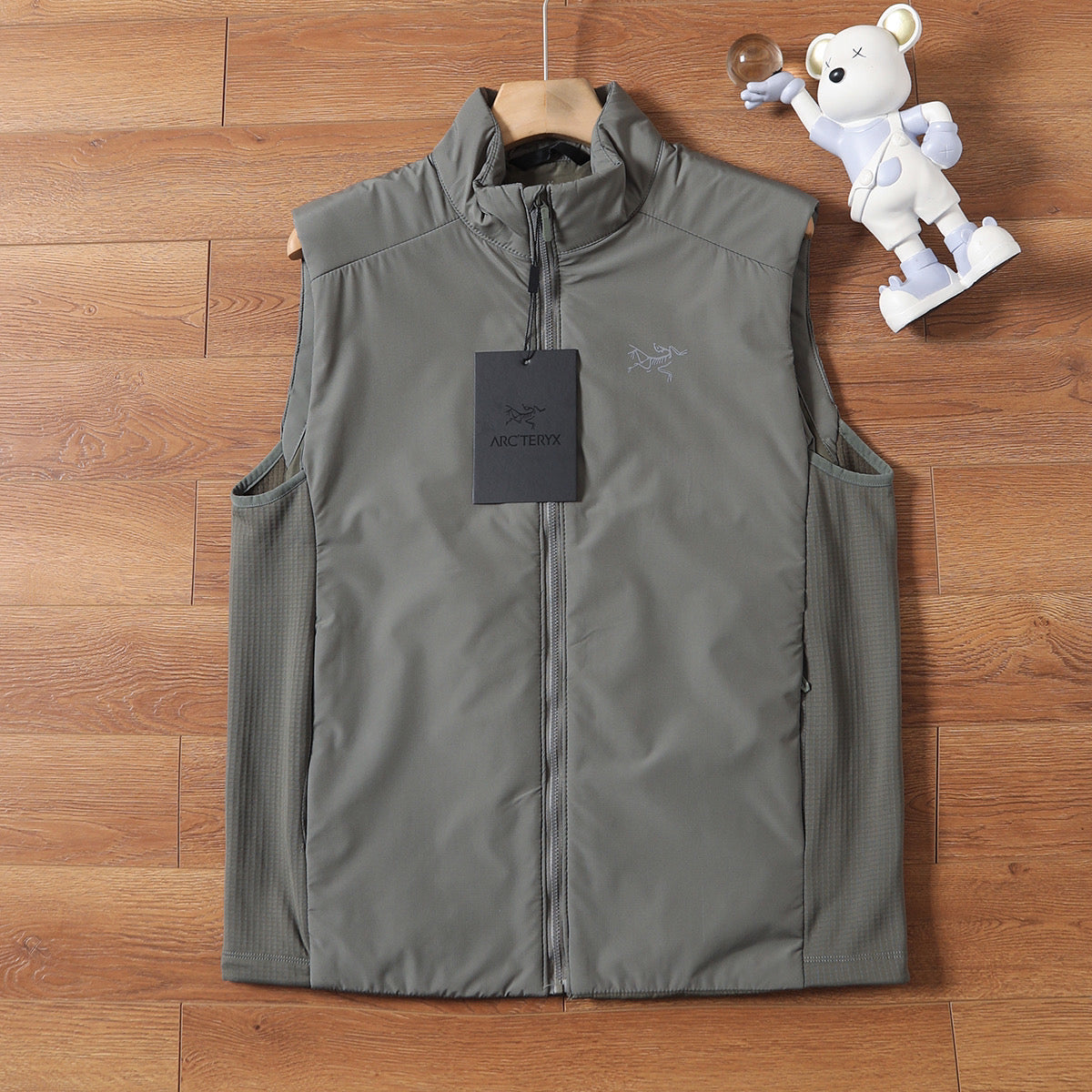 Arc'teryx Men's Winter Insulated Stand Collar Vest