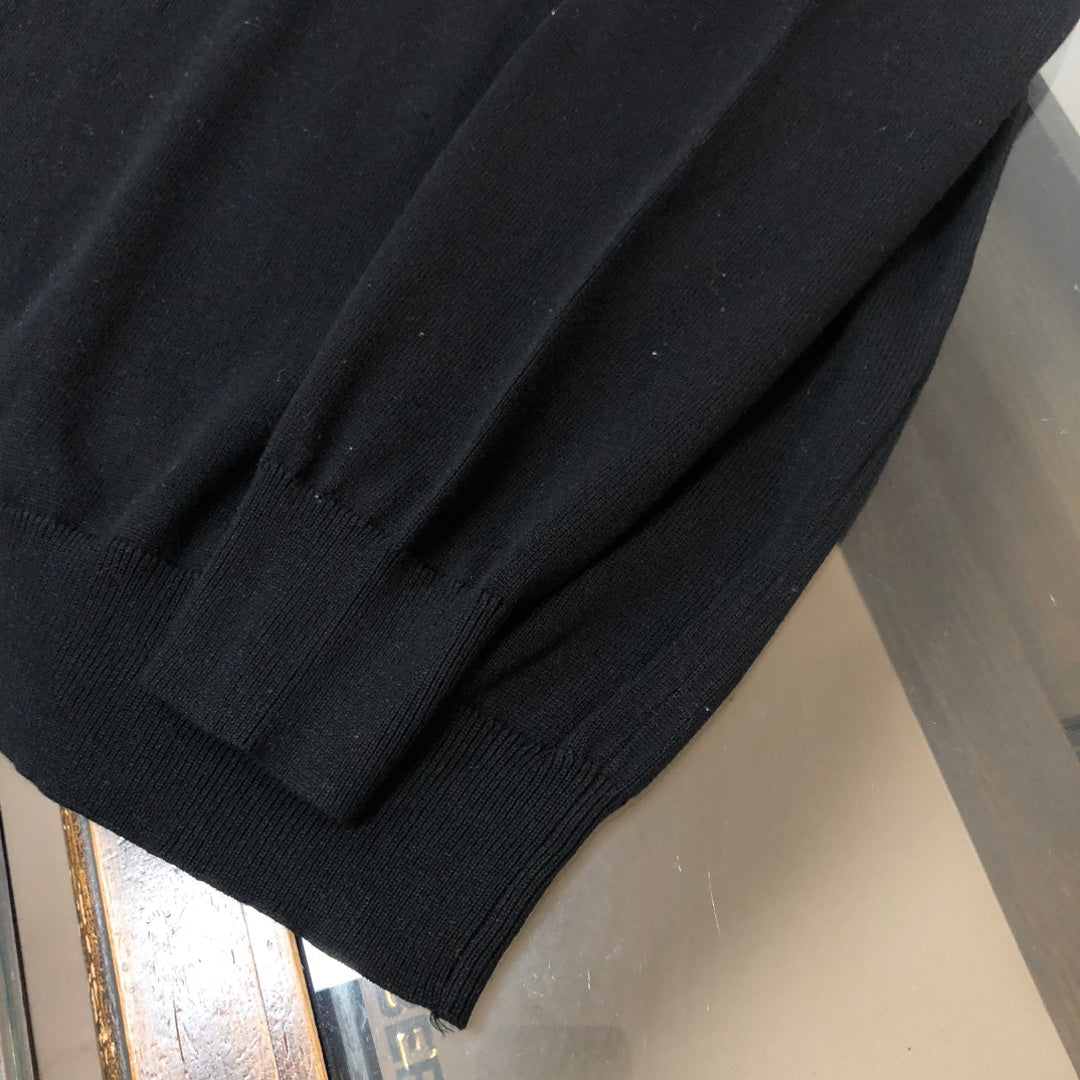 Stone Island Medium-Gauge Knit Crew Neck Pullover Sweater with Circular Monochrome Compass Badge