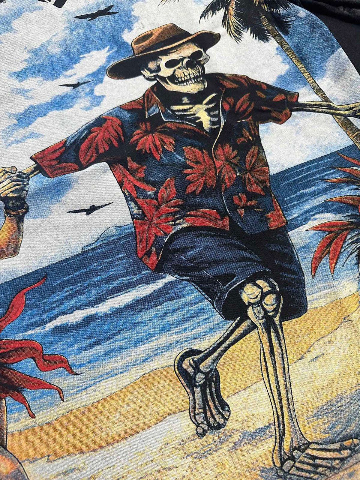 Godspeed Beach Skeleton Couple Vacation Short‑Sleeve Tee (Washed Black)