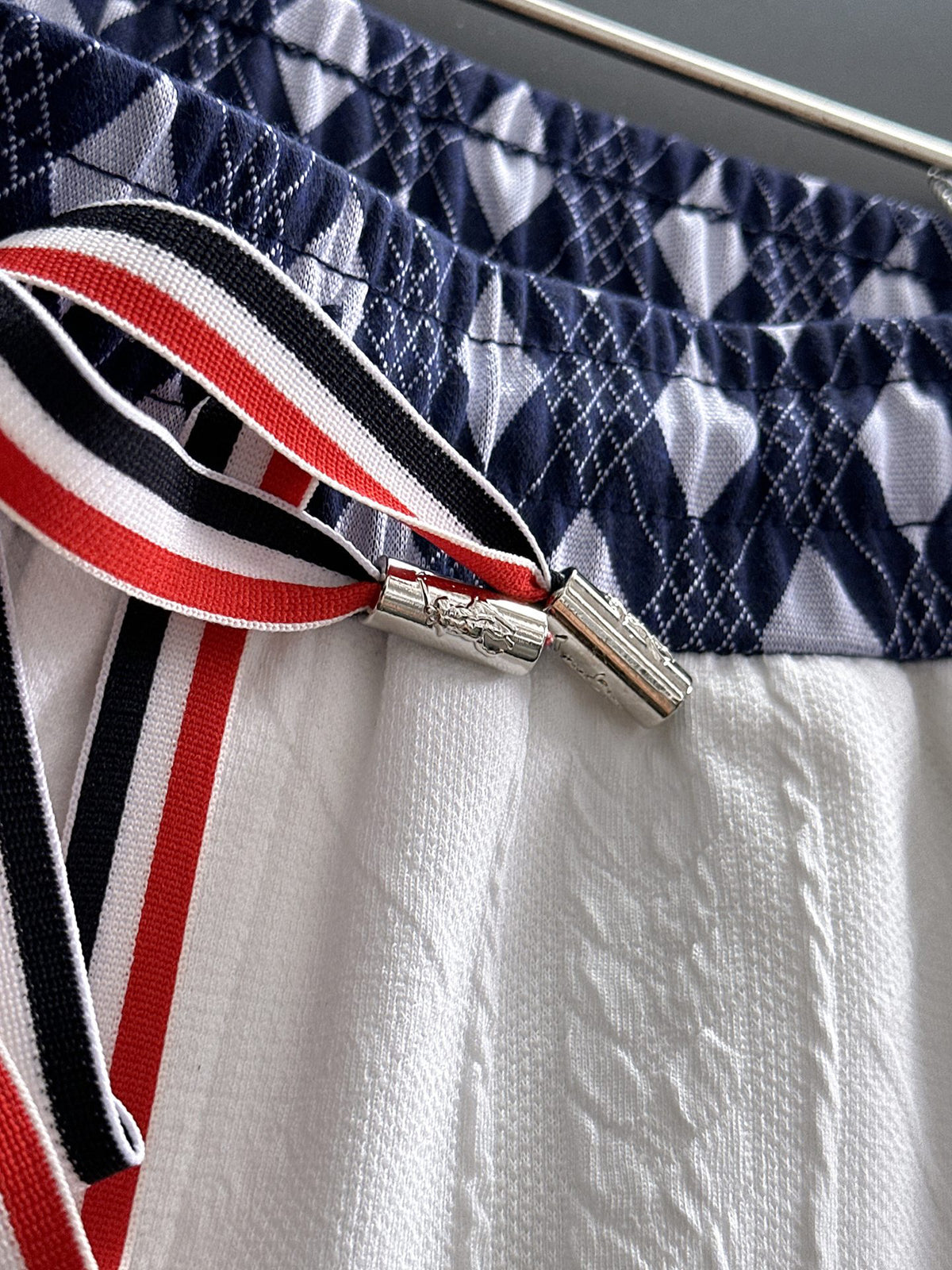 Men's Jacquard Textured Casual Shorts, Geometric Trim Waist & Hem, Rider Embroidery Drawstring Shorts