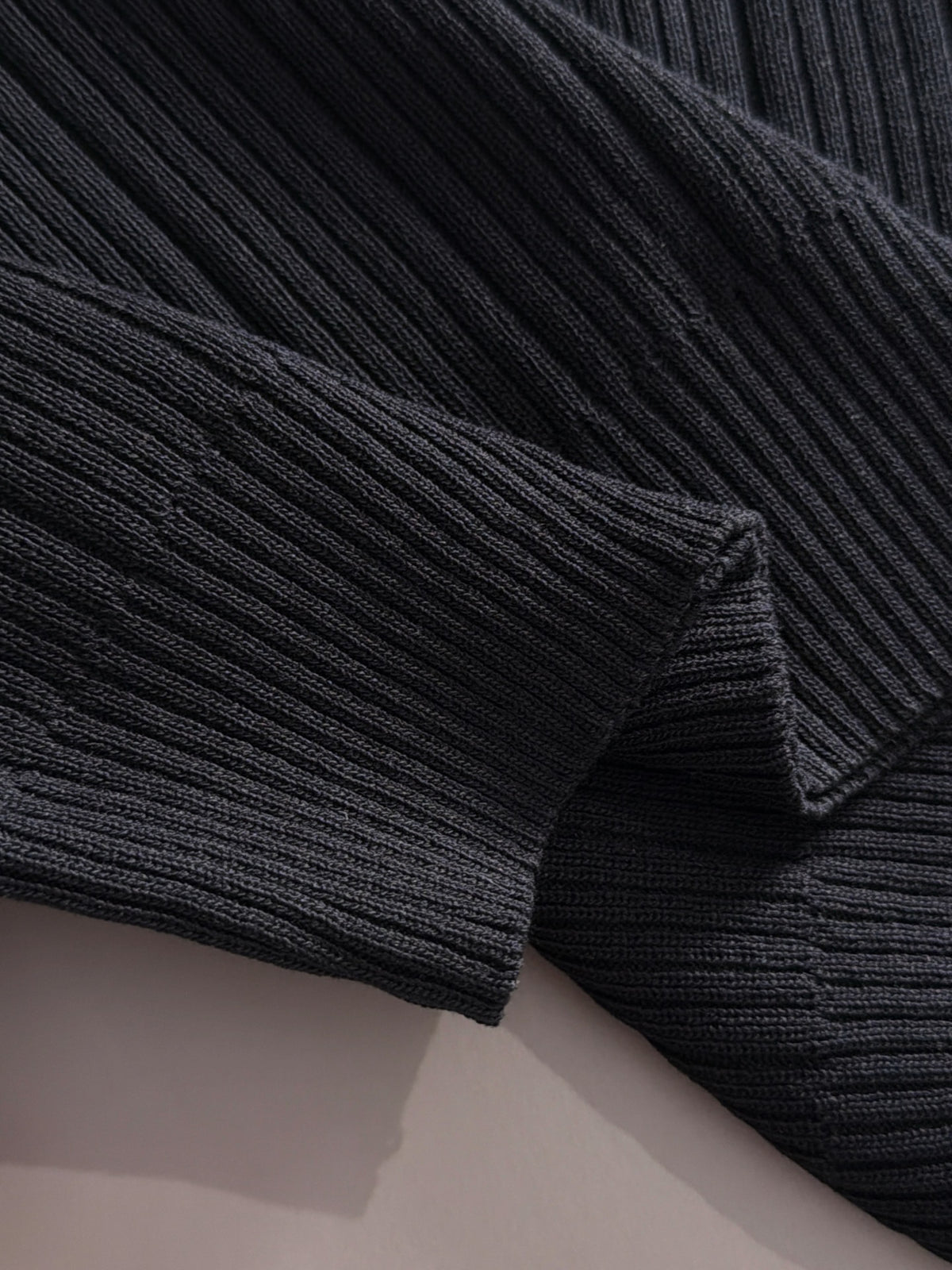 Men's Vertical Ribbed Knit Short‑Sleeve Polo Shirt Open V‑Collar Chest Embroidery Top