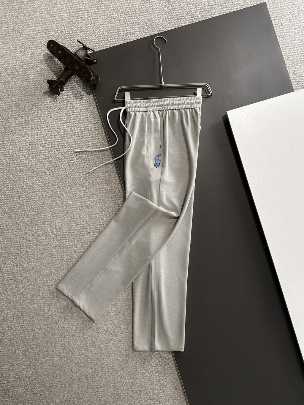 Ralph Lauren Men's Grey Drawstring Straight‑Leg Sweatpants