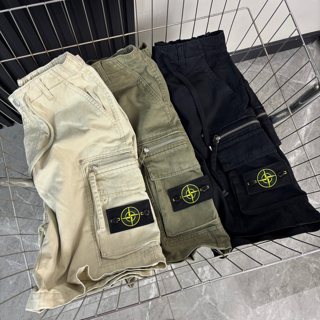 Stone Island Heavyweight Cotton Cargo Shorts with Double-Zip Pockets and Compass Badge